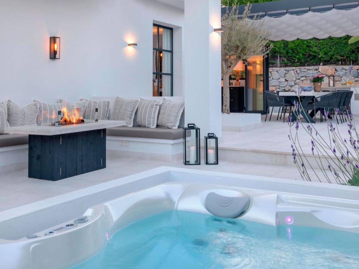 Vacation Marbella I Villa Lina, Golf Valley, Private Heated Pool, Jacuzzi, Close To The Marina Ngoại thất bức ảnh